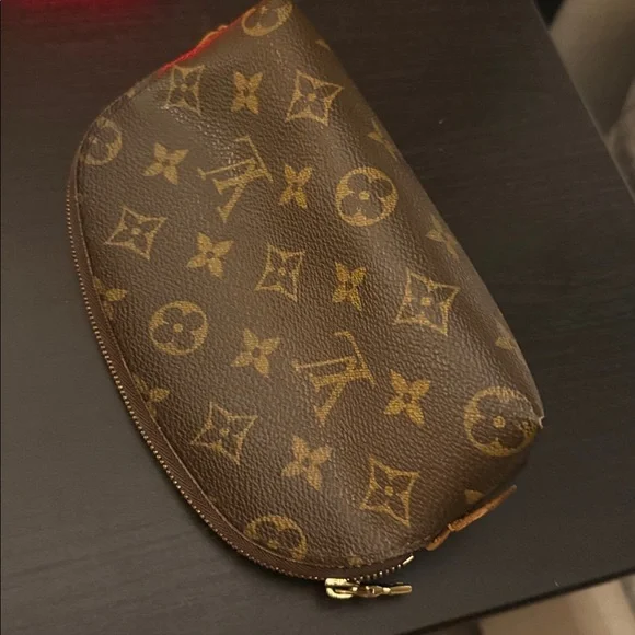 Louis Vuitton Brown and Gold Monogram Clutch - Picture 13 of 16